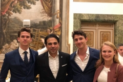 1cbb05b7-ef00-40b4-8f8e-9ff703592075